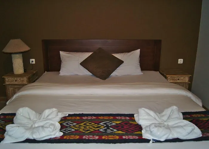 Ghamed Sari Pensión 4*